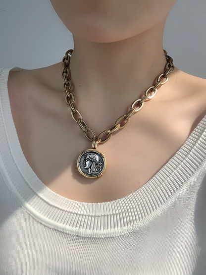 Vintage Gold-Plated Coin Portrait Pendant Necklace – Retro Chic Statement Jewelry