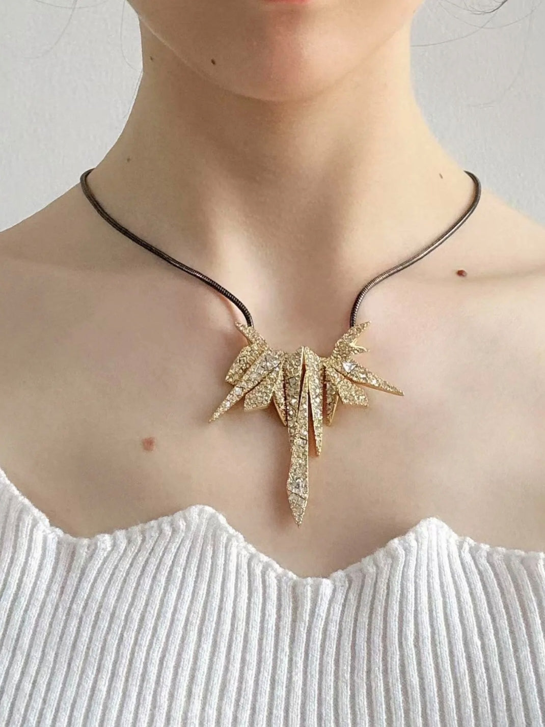 Avant-Garde Black Serpentine Chain with Gold Plated Full-Pave Leaf Motif Necklace