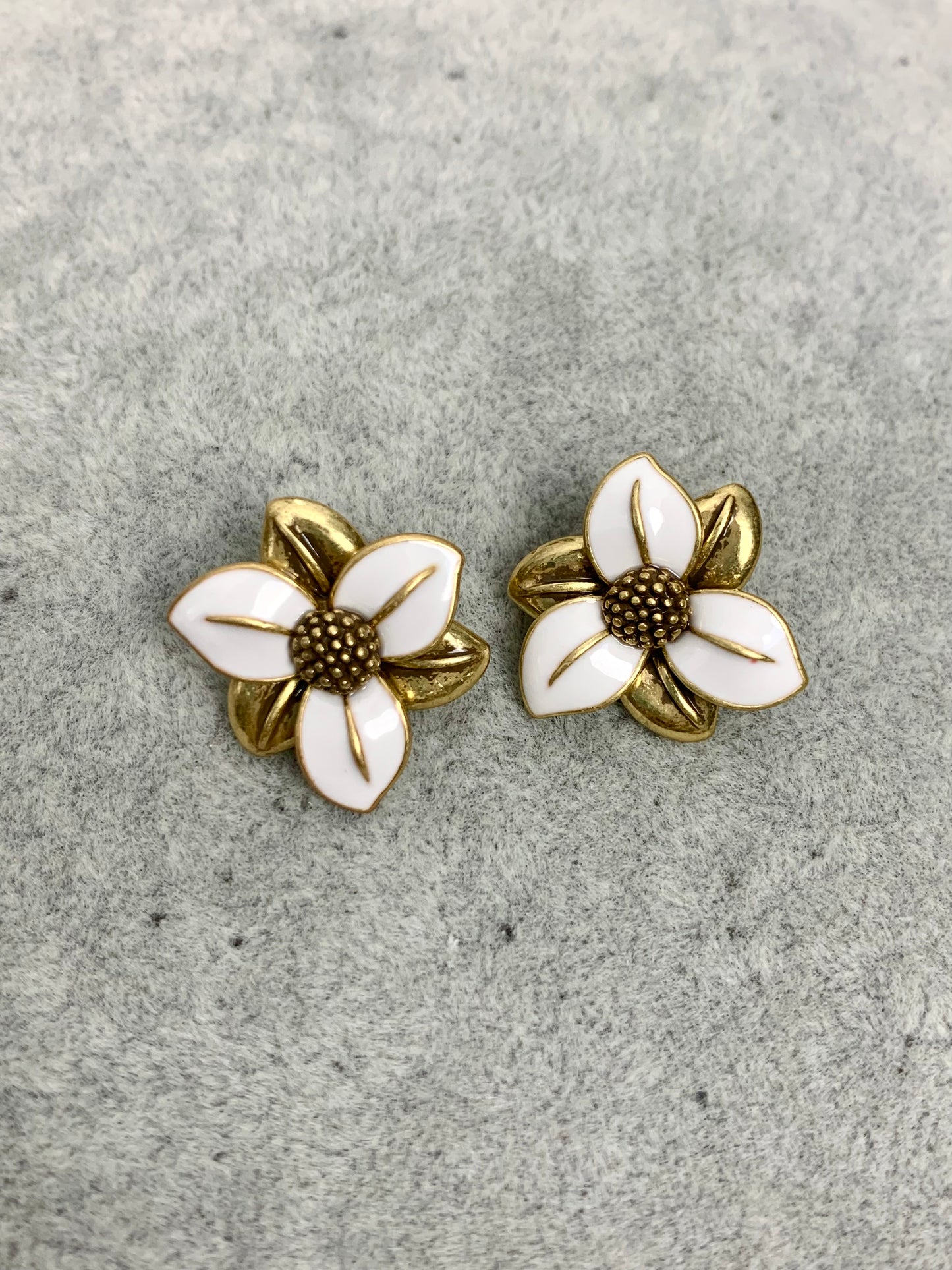 Vintage Blue & White Floral Enamel Jewelry Set - Heavy Duty Necklace & Earrings