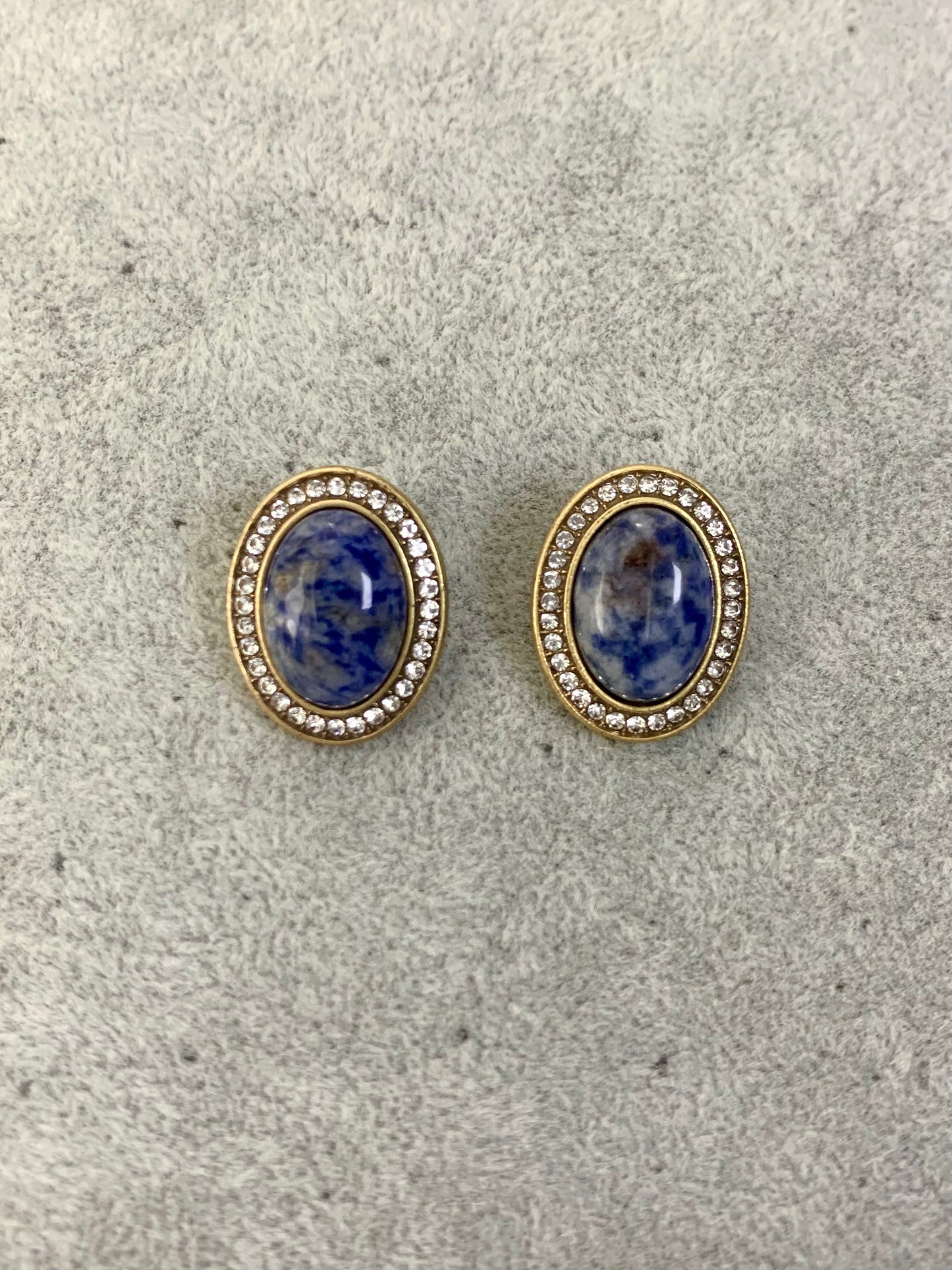 Royal-Inspired Jewelry Set: Lapis Lazuli Beaded Necklace with Beetle Pendant & Earrings