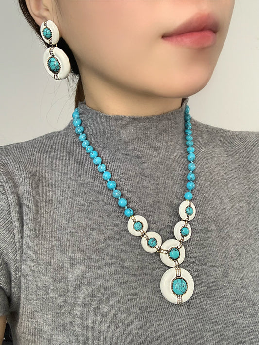 Vintage Cream-Toned Circular Pendant Necklace & Earrings Set with Turquoise Inlay