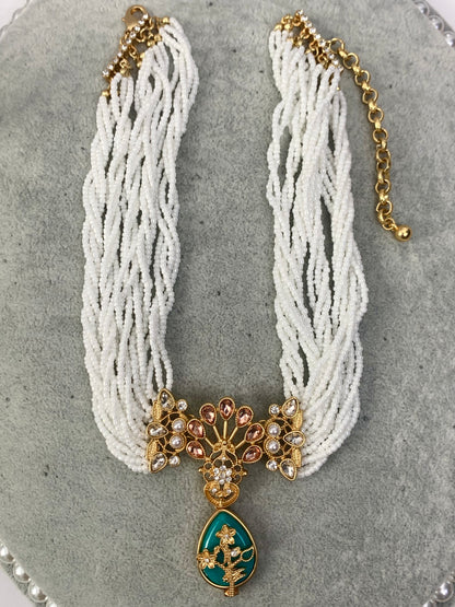 Royal-Inspired Multi-Strand Jewelry Set: Delicate Glass Bead Chains with Gold-Plated Floral Motifs