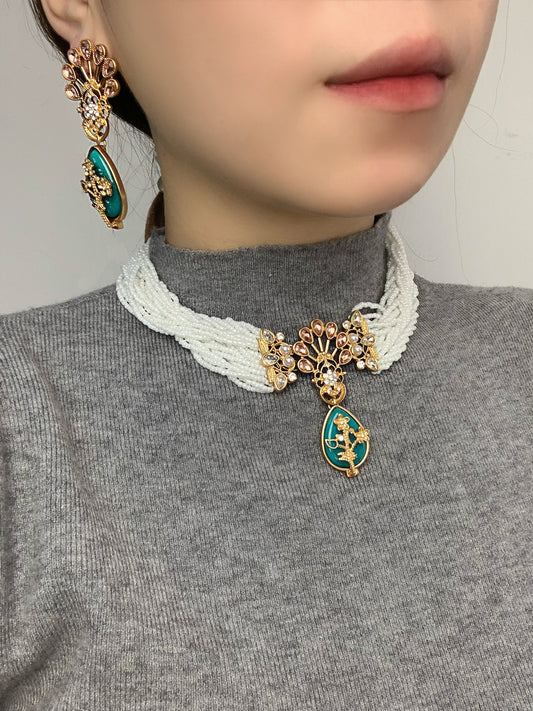 Royal-Inspired Multi-Strand Jewelry Set: Delicate Glass Bead Chains with Gold-Plated Floral Motifs