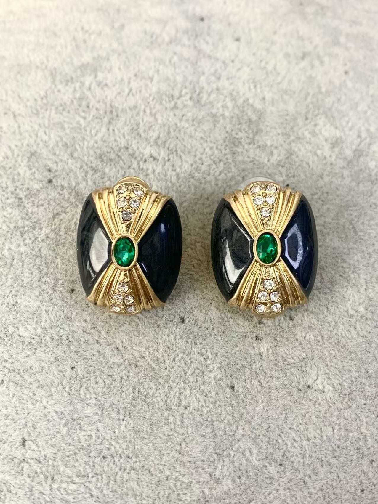 Vintage Panther Jewelry Set: Black & Gold Panther Head with Smoky Glass Beads