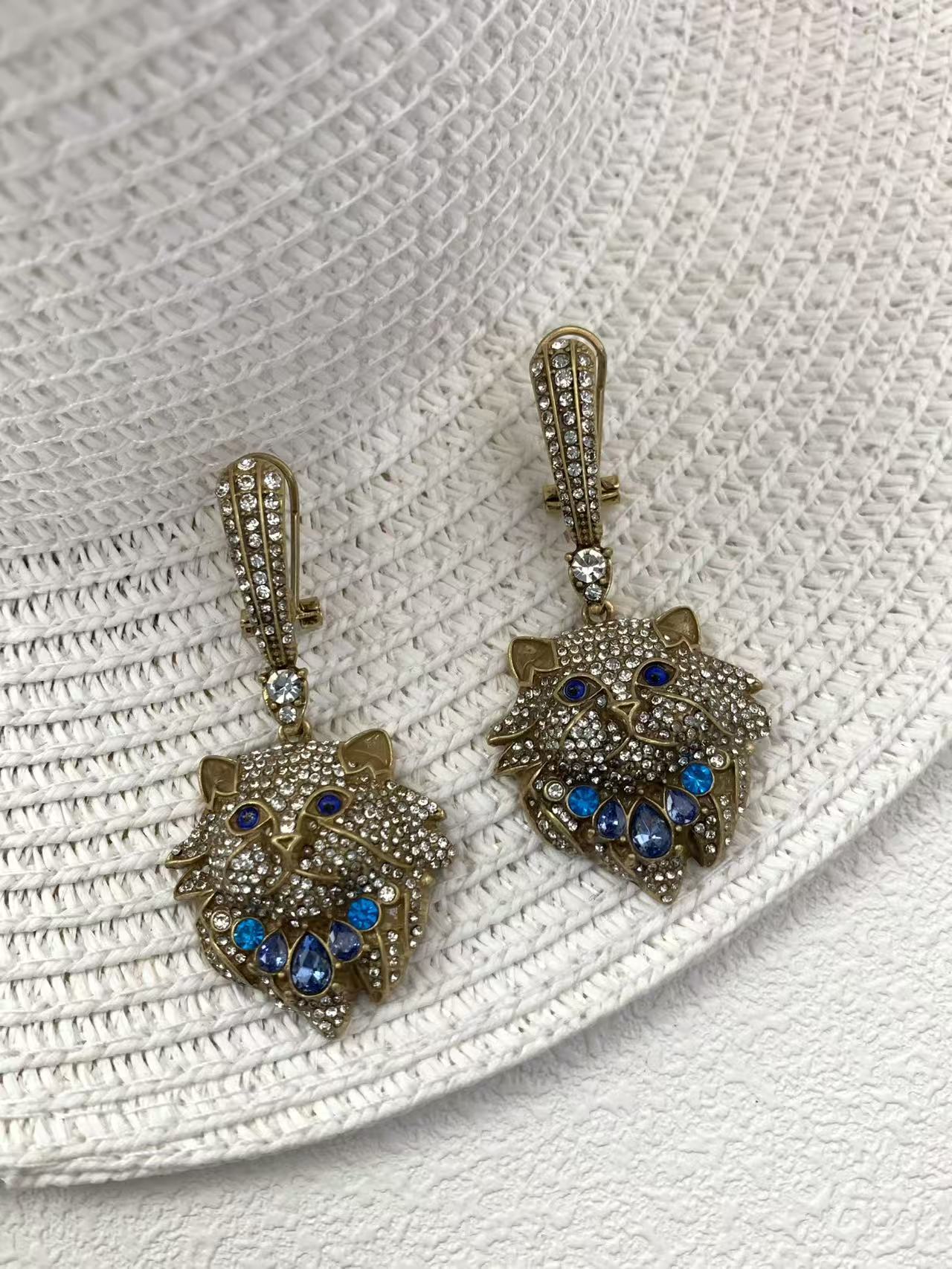 Artisan Persian Cat Earrings: Vintage-Inspired Design with Micro-Pave Crystal Accents
