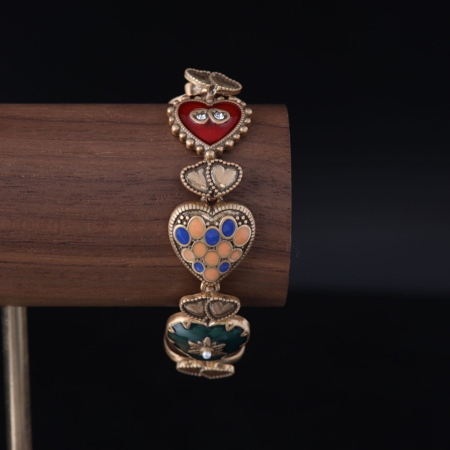 High-end Elegant Vintage Enamel Heart Bracelet