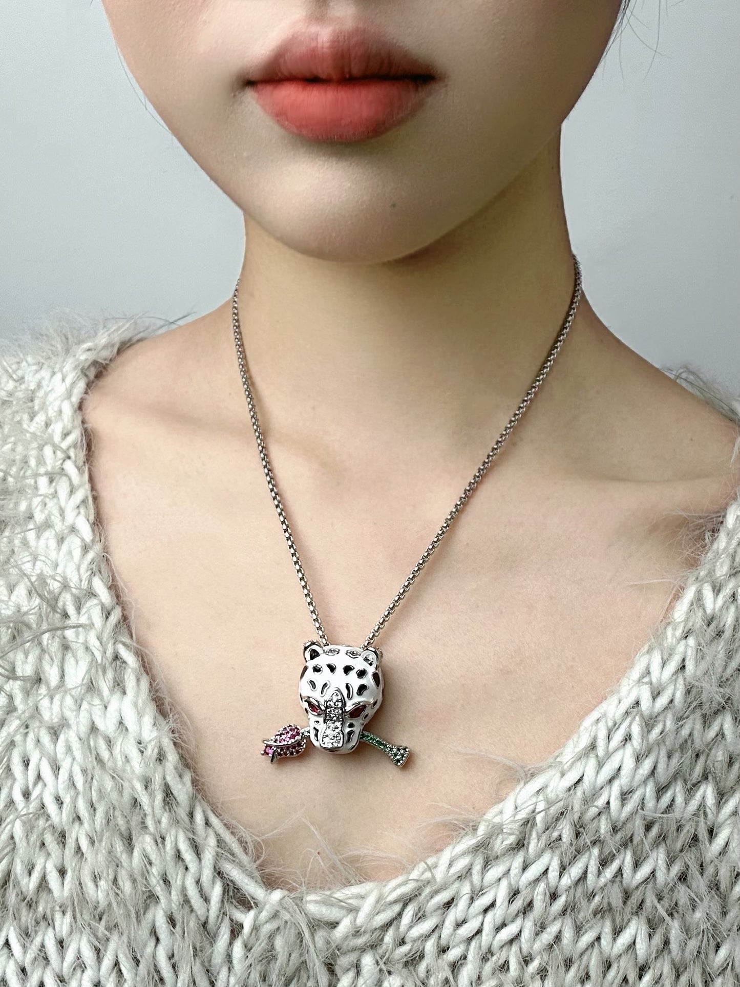 Avant-Garde Enamel Rose-Biting Leopard Pendant Necklace – Vintage Niche Designer Jewelry