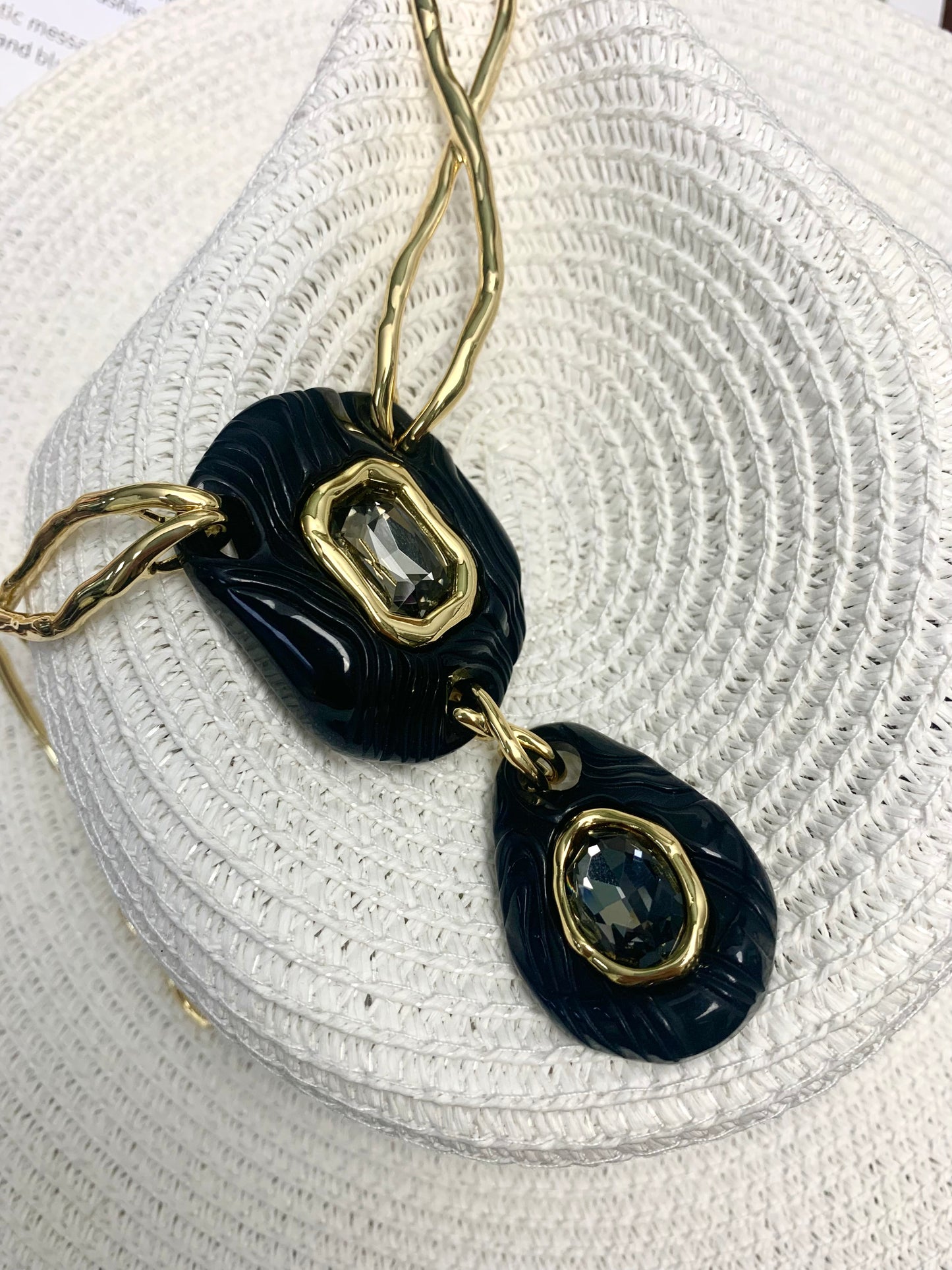 Statement Vintage Choker Necklace——Modern Indie Design with Crystal Accents