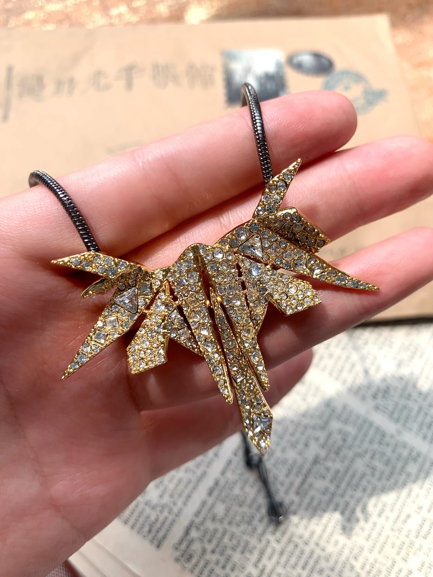 Avant-Garde Black Serpentine Chain with Gold Plated Full-Pave Leaf Motif Necklace