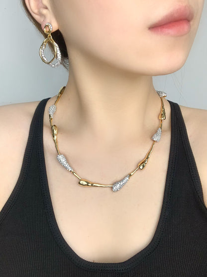 Vintage Gold-Plated Copper Two-Tone Full Diamond Teardrop Minimalist Loop Premium Necklace